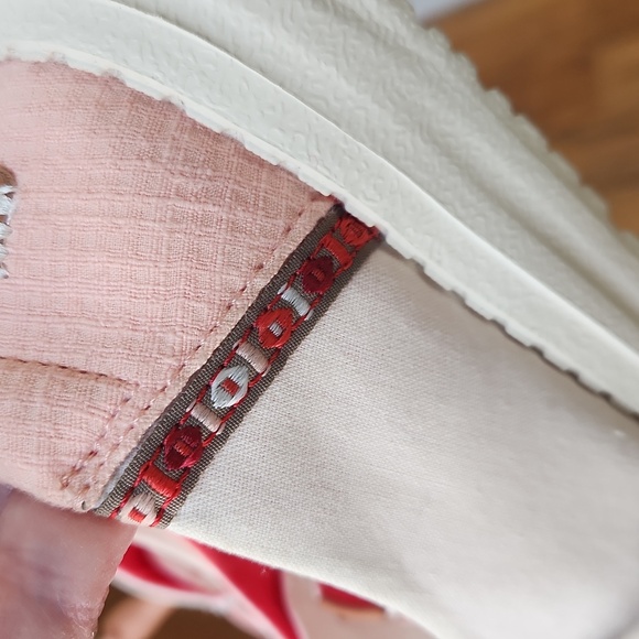 Hey Dude Women's Wendy Chambray Slip On Shoes Size 9 - Picture 8 of 11